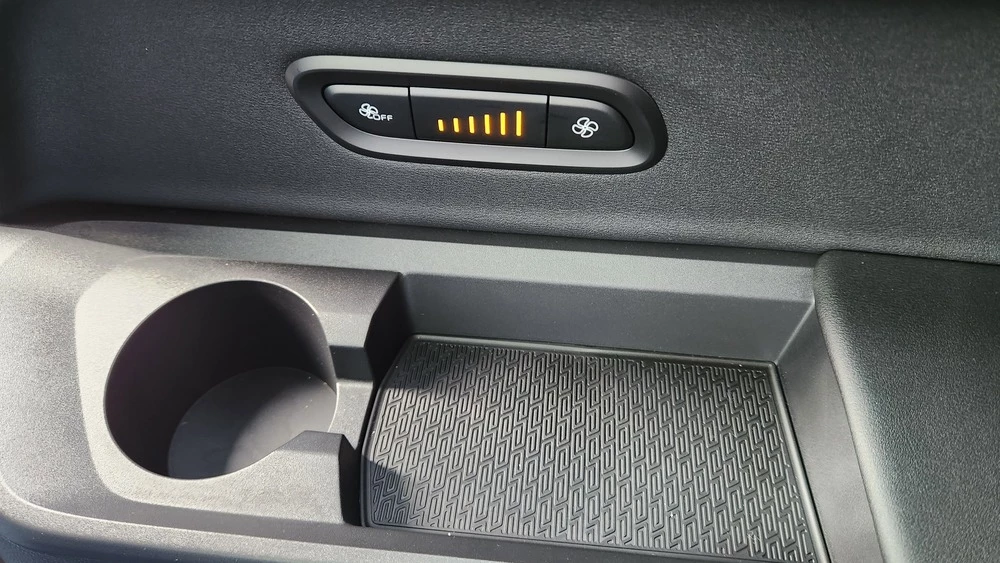 Geely Okavango тест салон интерьер сиденья третий ряд