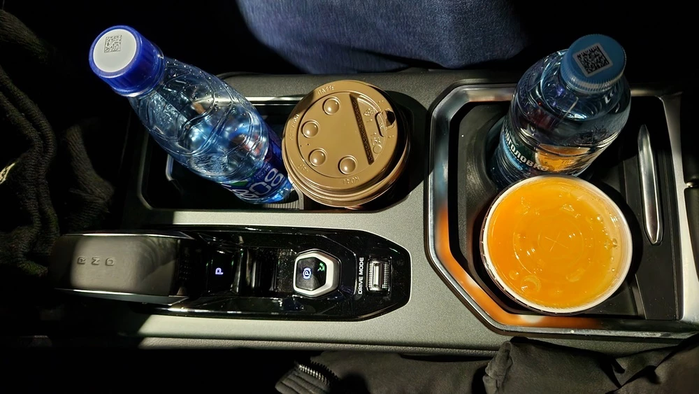 Geely Okavango тест салон интерьер центральный тоннель