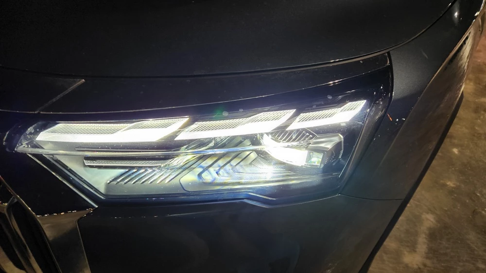 Geely Okavango тест передние фары оптика рисунок светодиодные