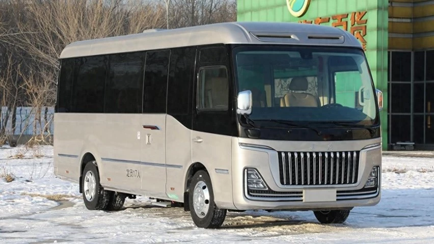 Hongqi Guoyue автобус сбоку спереди