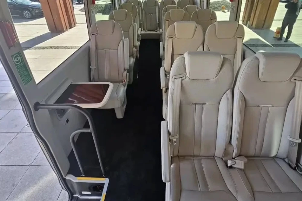 Hongqi Guoyue салон интерьер автобус