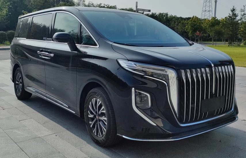 Гибридный минивэн Hongqi HQ9 PHEV спереди сбоку