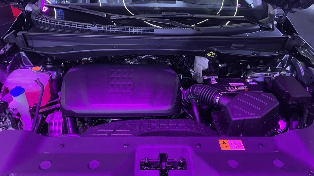 JAC JS5 в Казахстане презентация двигатель мотор капот