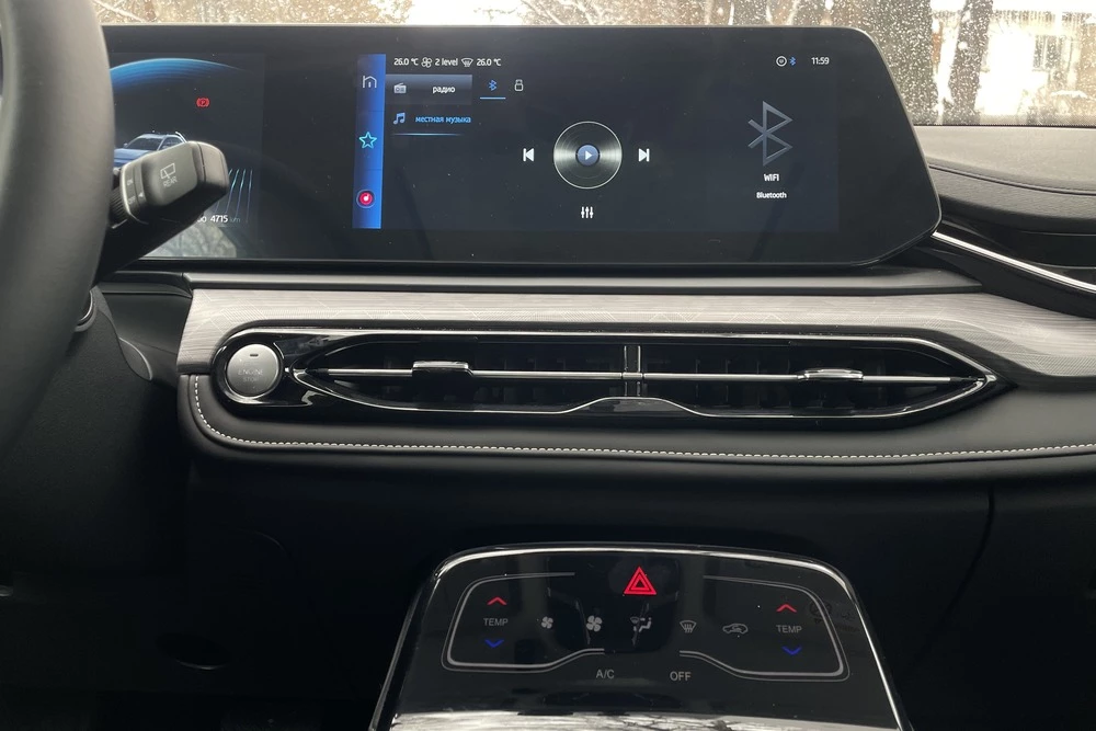 JAC JS6 тест в Казахстане салон интерьер медиасистема мультимедиа