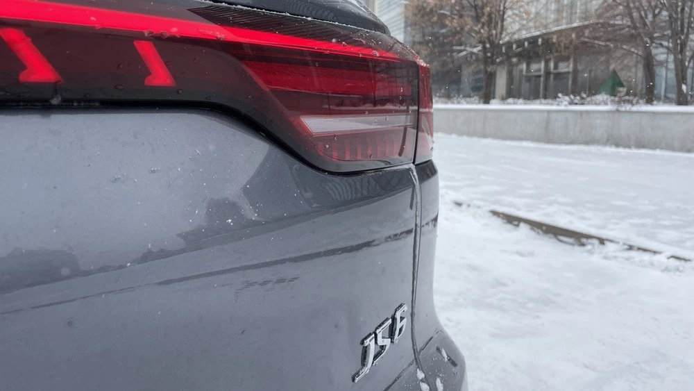 JAC JS6 тест в Казахстане сзади шильдик