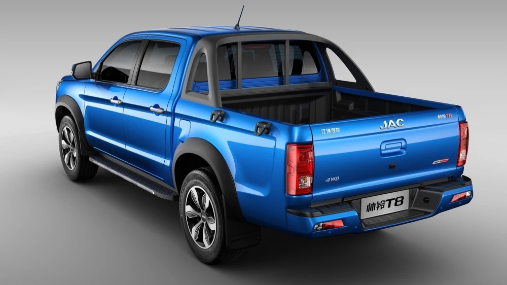 Пикап JAC T8 сбоку сзади