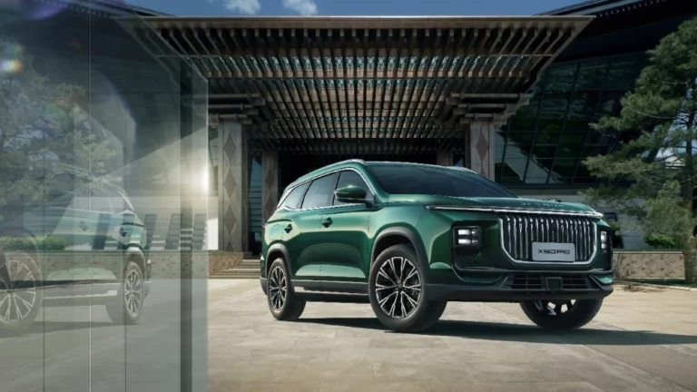 Кроссовер Jetour X90 Pro сбоку спереди