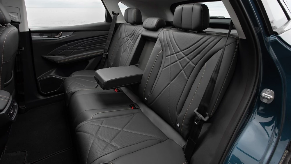 Kaiyi X7 Kunlun салон интерьер второй ряд сиденья