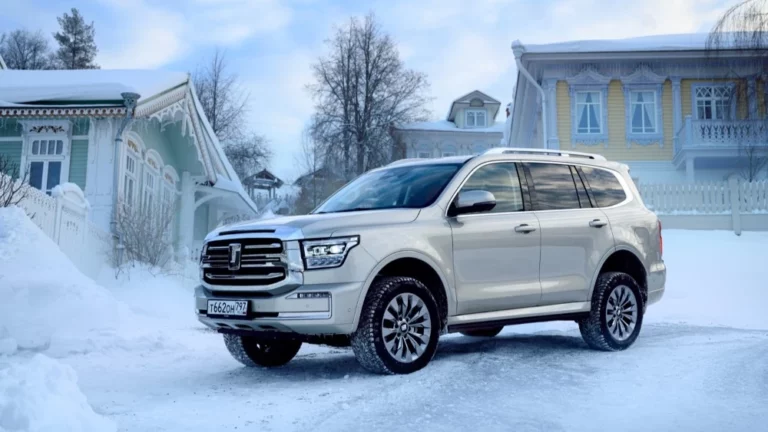 Tank 500 Urban сбоку спереди