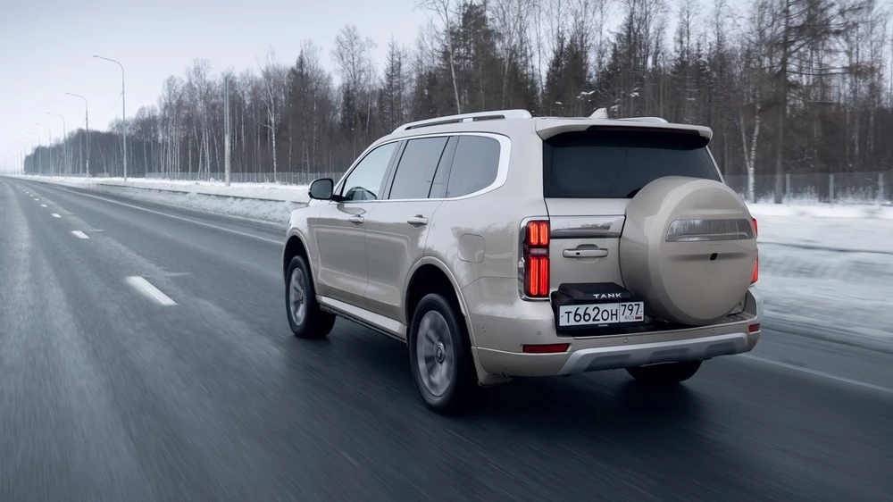 Tank 500 Urban сзади сбоку в динамике