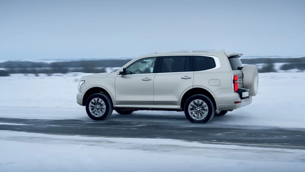 Tank 500 Urban сзади сбоку в динамике