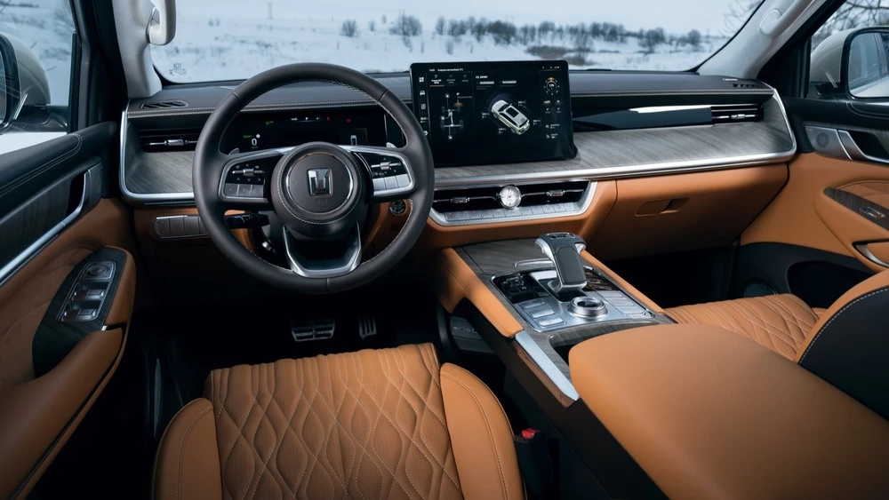 Tank 500 Urban салон интерьер первый ряд