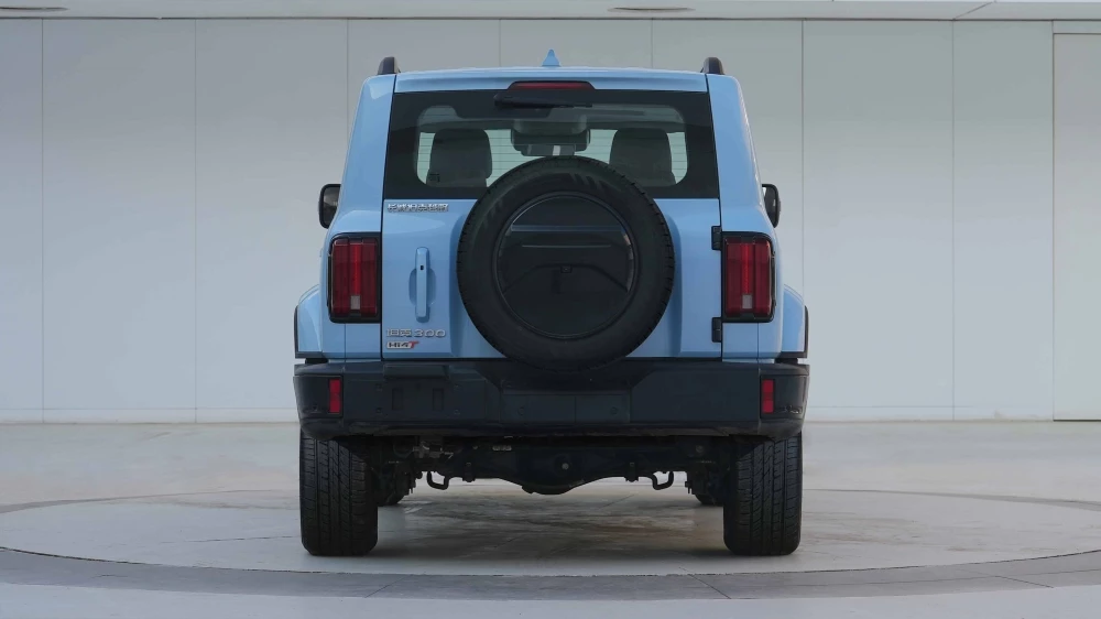 внедорожник Tank 300 Hi4-T сзади