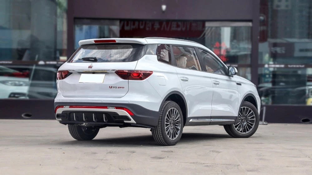 VGV U70 Pro сбоку сзади