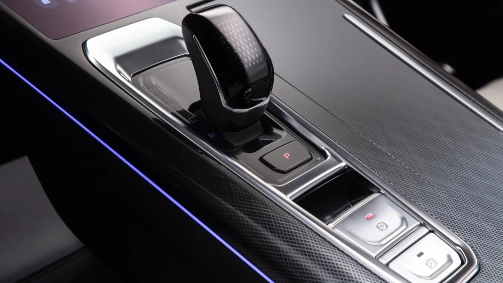 Wey 05 салон интерьер тоннель селектор