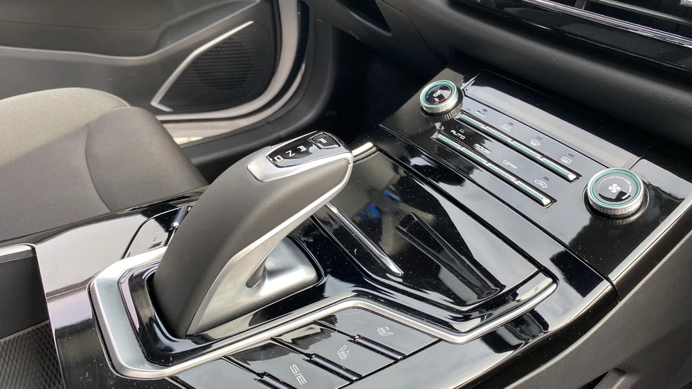 Амберавто А5 салон интерьер тоннель селектор