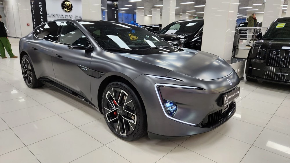 avatr 12 в России спереди сбоку