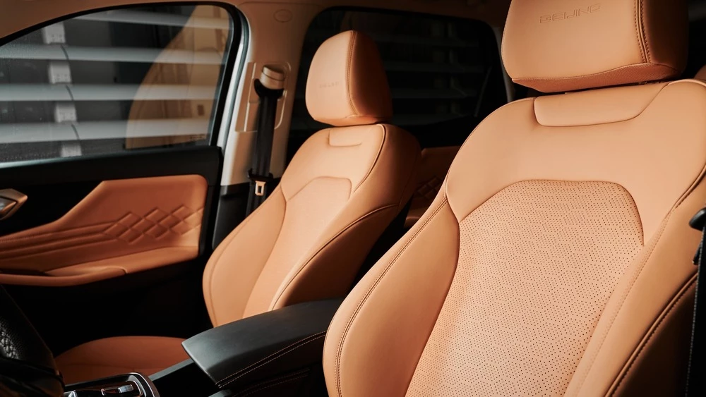 BAIC X75 тест салон интерьер сиденья первый ряд