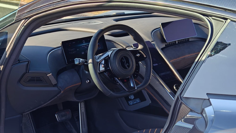 BYD YangWang U9 салон интерьер