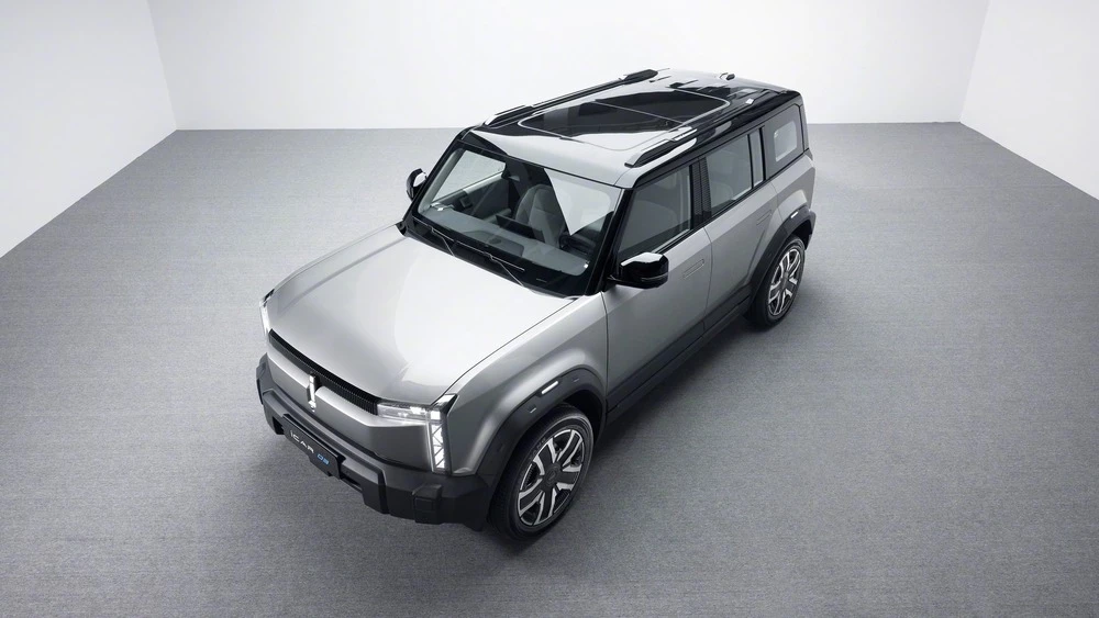 Chery iCar 03 сбоку спереди сверху