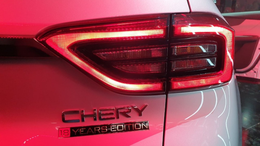 Chery Tiggo 4 Pro 18 Years Edition салон интерьер топовая версия Flagship логотип шильдик
