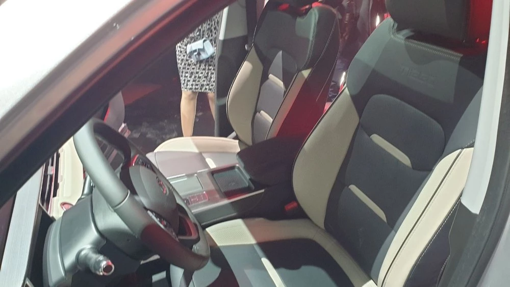 Chery Tiggo 4 Pro 18 Years Edition салон интерьер топовая версия Flagship сиденья первый ряд