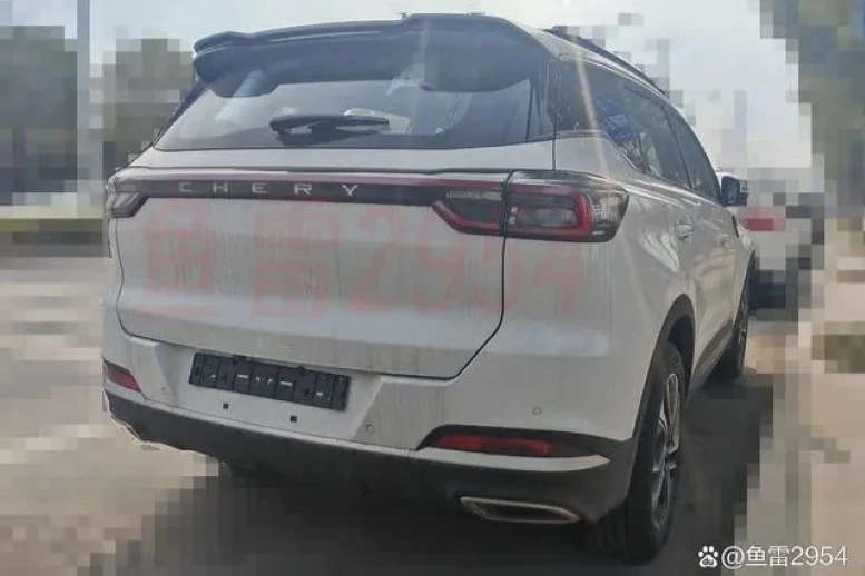 Обновленный кроссовер Chery Tiggo 7 Pro с автоматической трансмиссией сбоку сзади