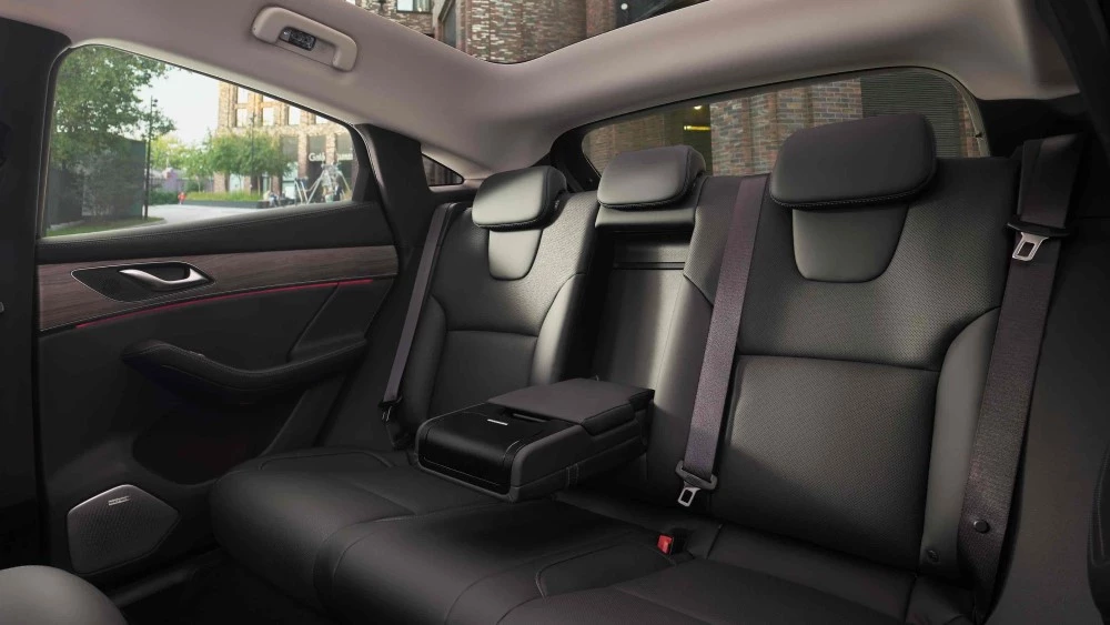 Evolute i-Jet салон интерьер второй ряд