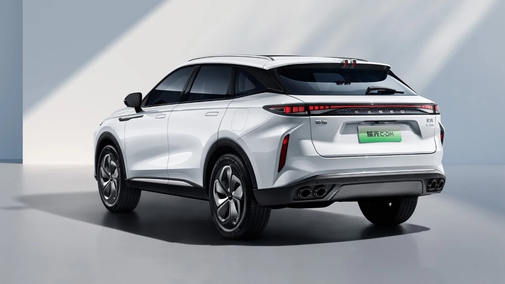 гибридный Exeed RX C-DM сбоку сзади