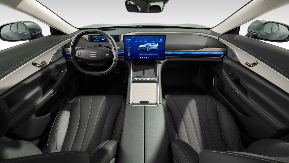 Exlantix ES для России салон интерьер первый ряд сиденья