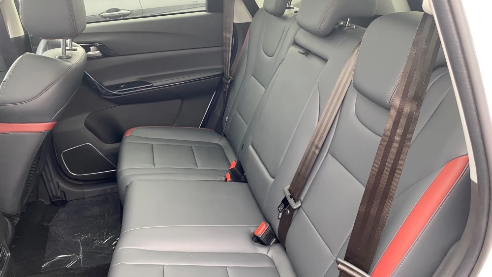 Forthing T5 салон интерьер второй ряд