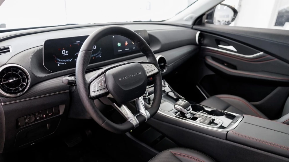 Кроссовер Forthing T5 EVO салон интерьер полный привод