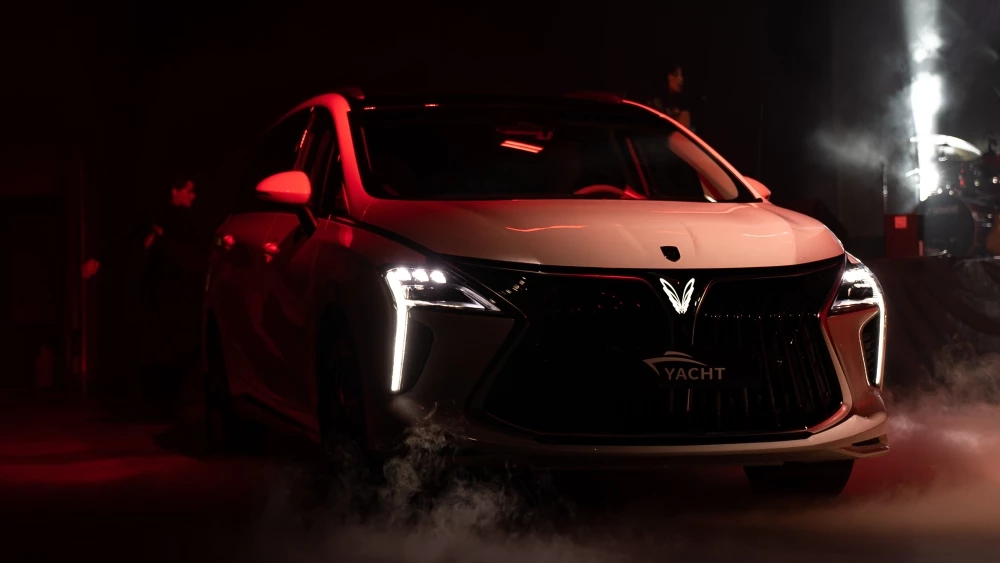 Forthing YACHT сбоку спереди