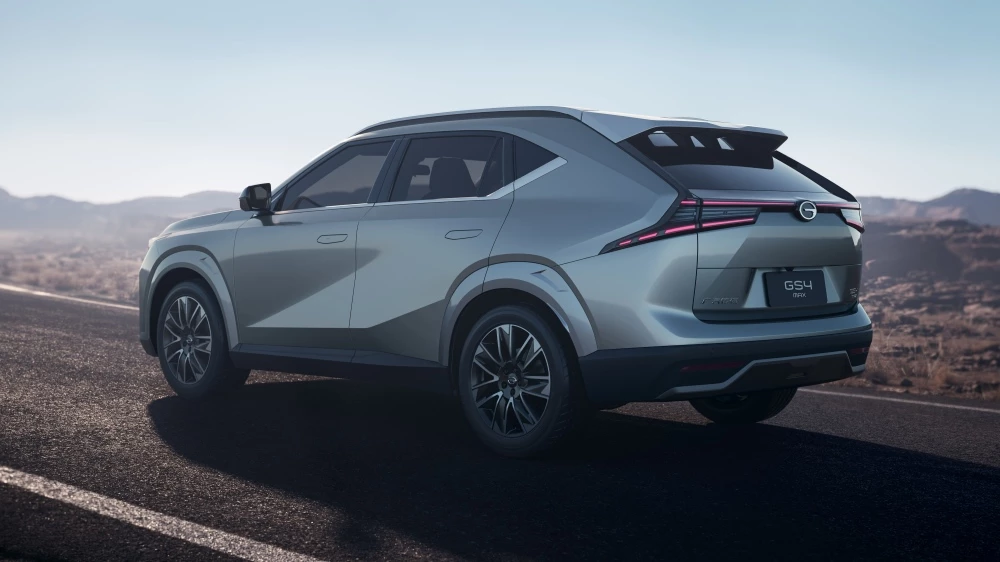 GAC GS4 Max сбоку сзади в динамике