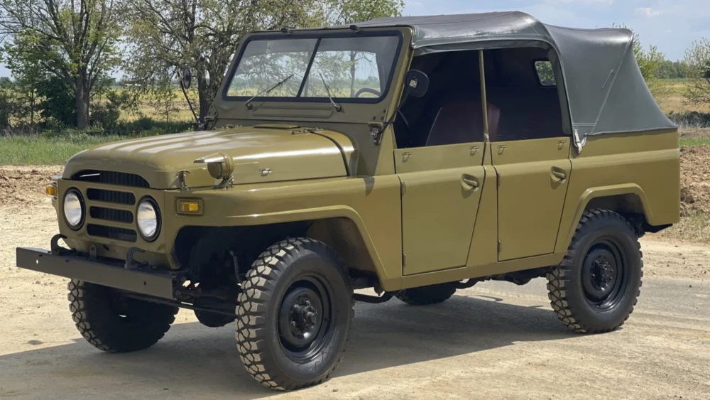 История китайских автомобилей. Внедорожник BAW BJ212 и его наследие Beijing BJ212 спереди сбоку
