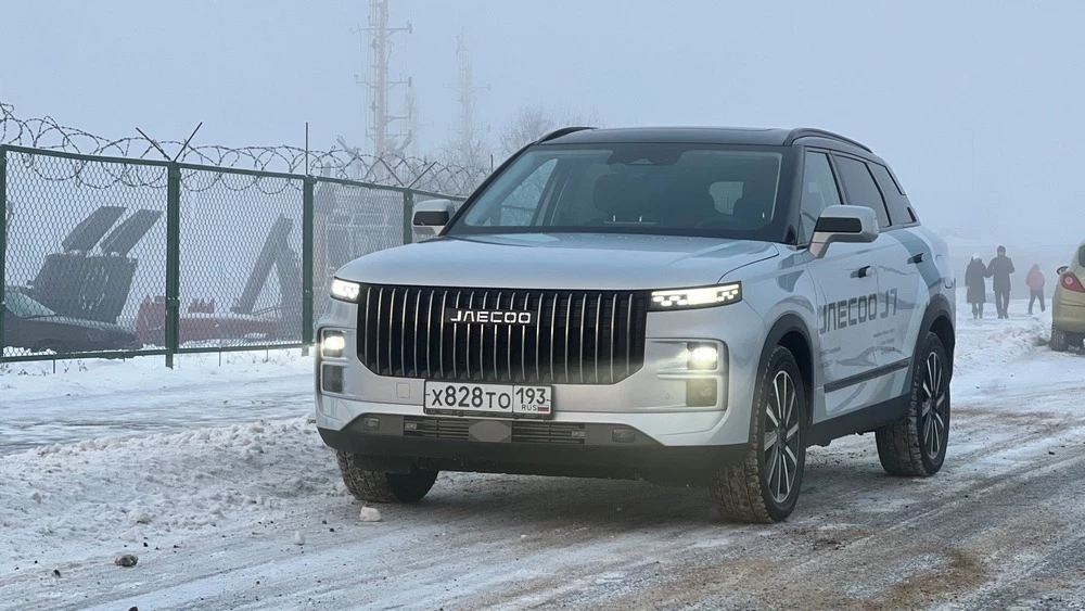 jaecoo J7 тест сбоку спереди