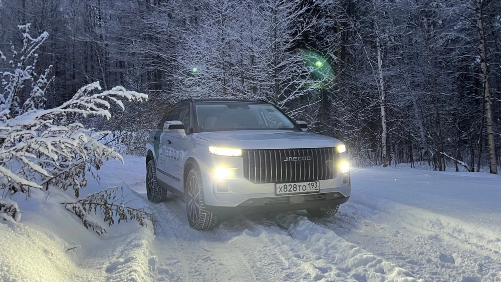 jaecoo J7 тест сбоку спереди бездорожье