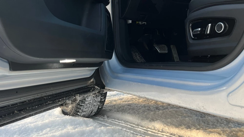 jaecoo J7 тест сбоку двери пороги