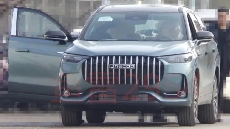 Кроссовер Jaecoo J8 с автоматической трансмиссией автоматом АКП спереди