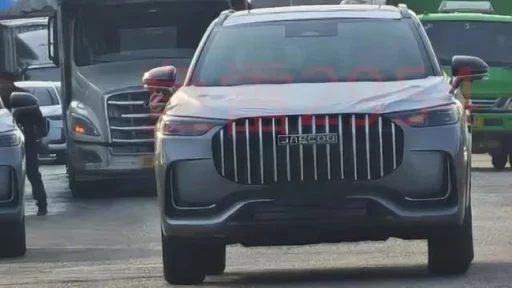 Кроссовер Jaecoo J8 с автоматической трансмиссией автоматом АКП спереди