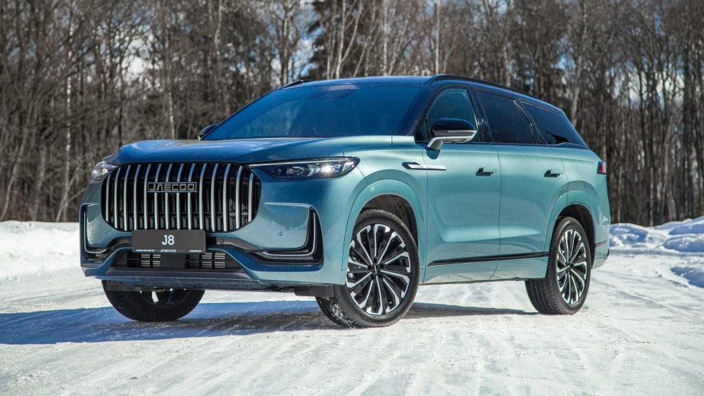 Jaecoo J8 тест сбоку спереди