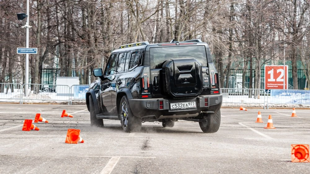 Jetour T2 тест испытание в динамике сзади