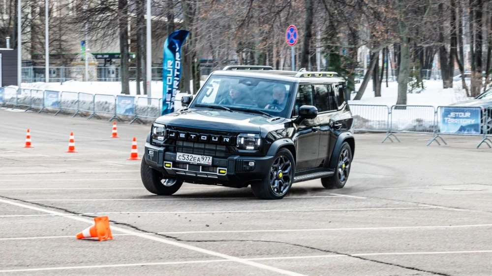 Jetour T2 тест испытание в динамике сбоку спереди