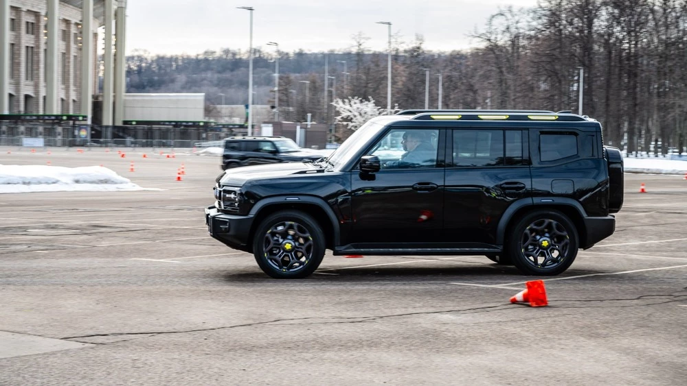 Jetour T2 тест испытание в динамике сбоку