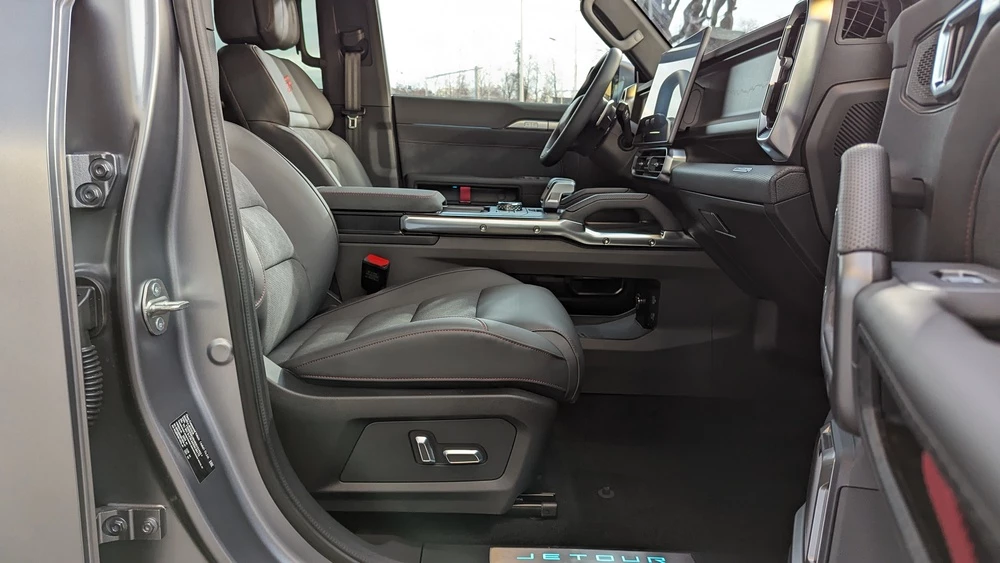 Jetour T2 салон интерьер презентация первый ряд сиденья