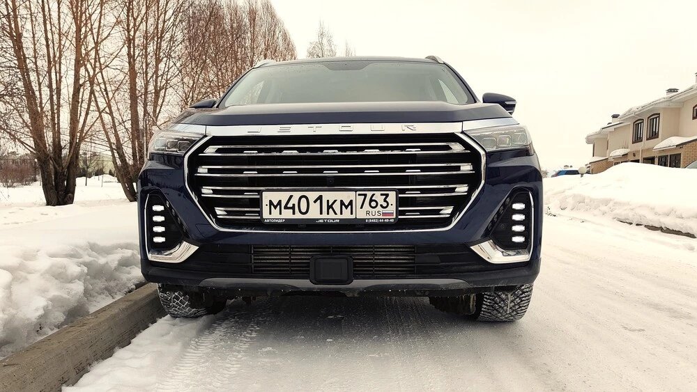 Jetour X90 Plus тест Мишина спереди