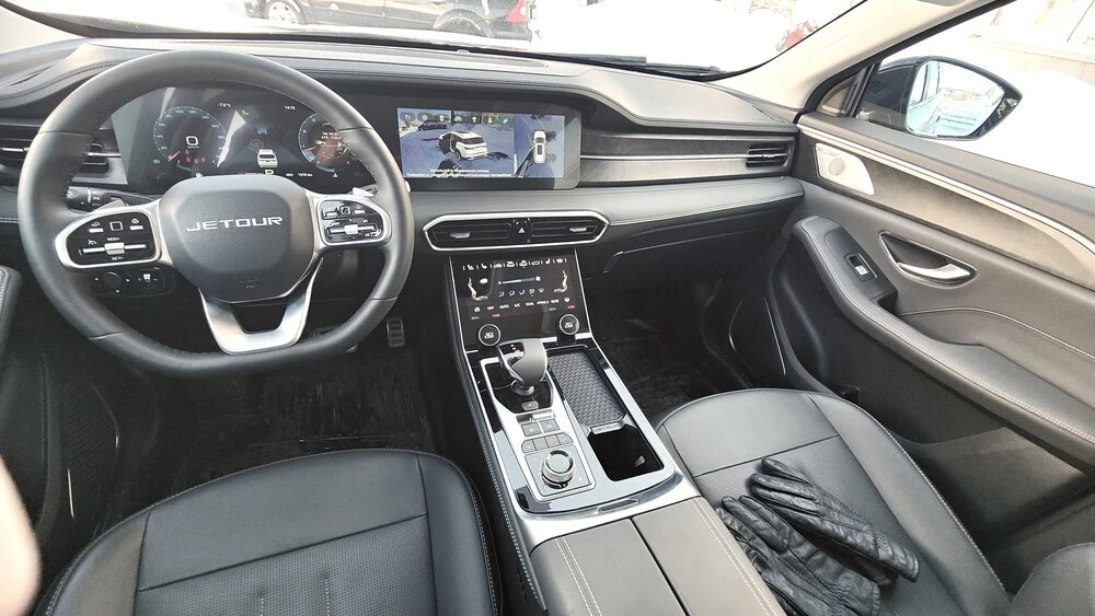 Jetour X90 Plus тест Мишина салон интерьер