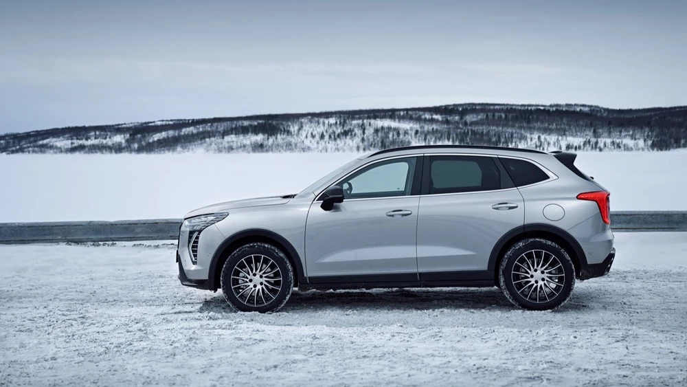 Обновленный новый Haval Jolion сбоку