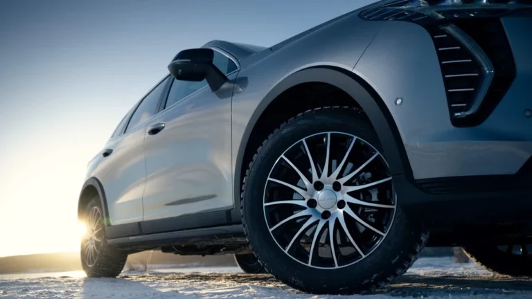 Обновленный новый Haval Jolion сбоку диски колесные
