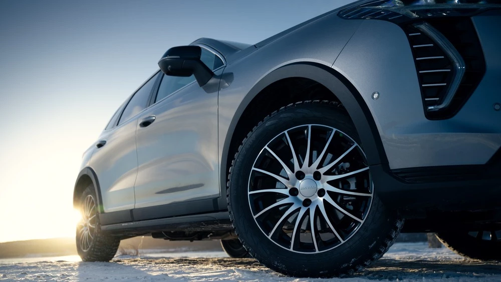 Обновленный новый Haval Jolion сбоку диски колесные